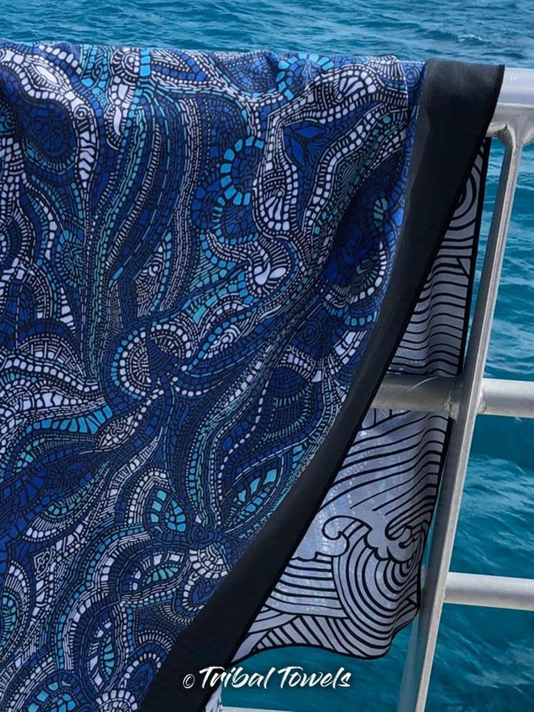 Petran print body towel - Image 4